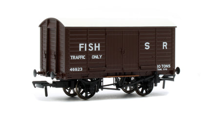 979009 LB&SCR Dia.8-Ton Goods Van SR (as preserved) No.46923