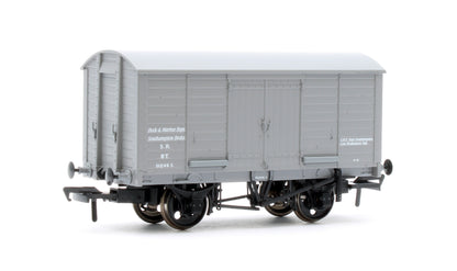 979010 LB&SCR Dia.8-Ton Goods Van SR (post-36) Departmental No.01246S