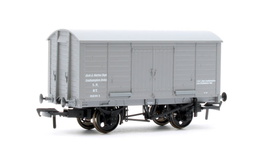 979010 LB&SCR Dia.8-Ton Goods Van SR (post-36) Departmental No.01246S