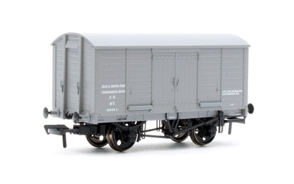 979010 LB&SCR Dia.8-Ton Goods Van SR (post-36) Departmental No.01246S