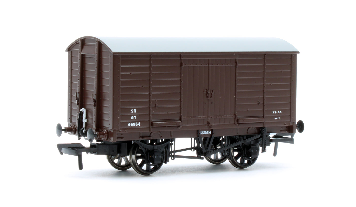 979012 LB&SCR Dia.8-Ton Goods Van SR (post-36) No.46954