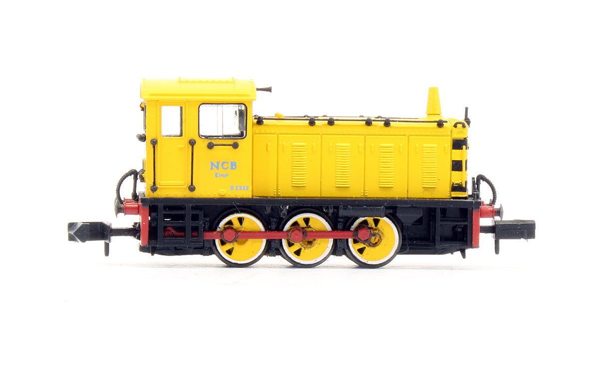 Pre-Owned 371-054 Class 04 Diesel Shunter D2332 'LLoyd' NCB Yellow