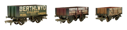 Pre-Owned R6219 12T 5-Plank Private Owner Wagons Weathered Pack of 3