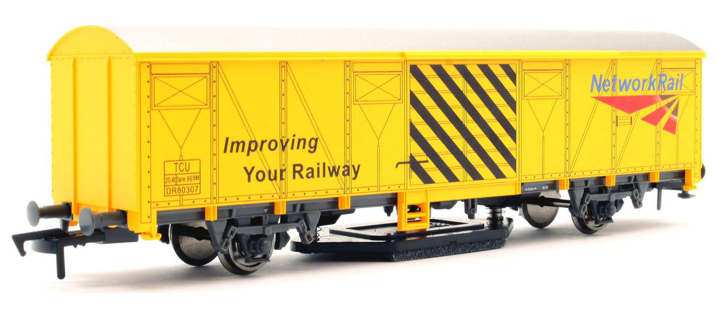 GM4430101 Network Rail Yellow Track Cleaning Wagon