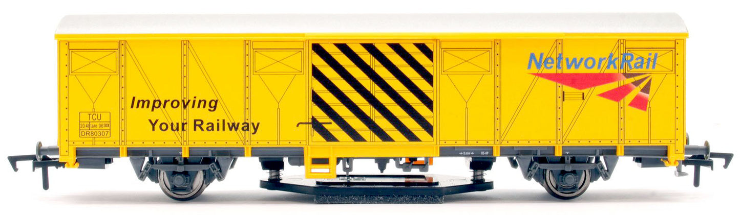 GM4430101 Network Rail Yellow Track Cleaning Wagon