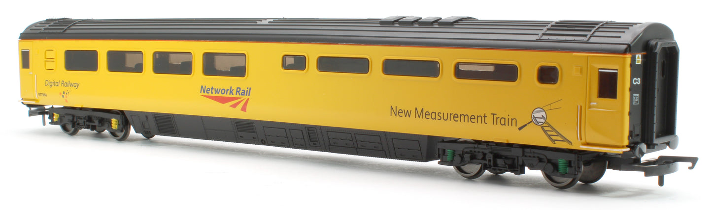 Pre-Owned R4909 Network Rail No. 977984 MK3 Coach