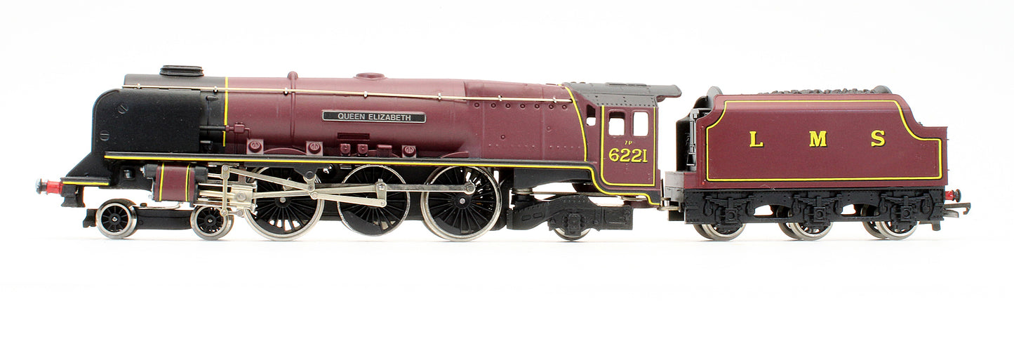 Pre-Owned LMS Maroon 4-6-2 'Queen Elizabeth' 6221 Steam Locomotive