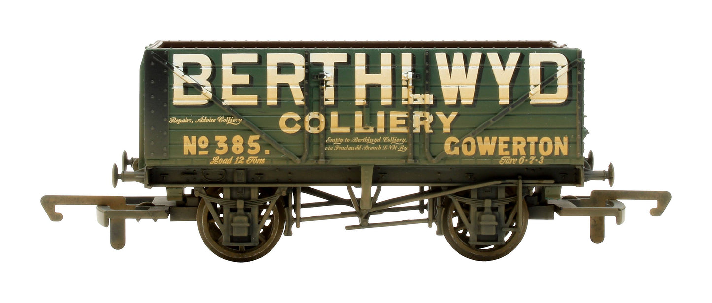 Pre-Owned R6219 12T 5-Plank Private Owner Wagons Weathered Pack of 3