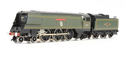 Pre-Owned BR Green 4-6-2 Streamlined Battle Of Britain Class 'Winston Churchill' 34051 Steam Locomotive