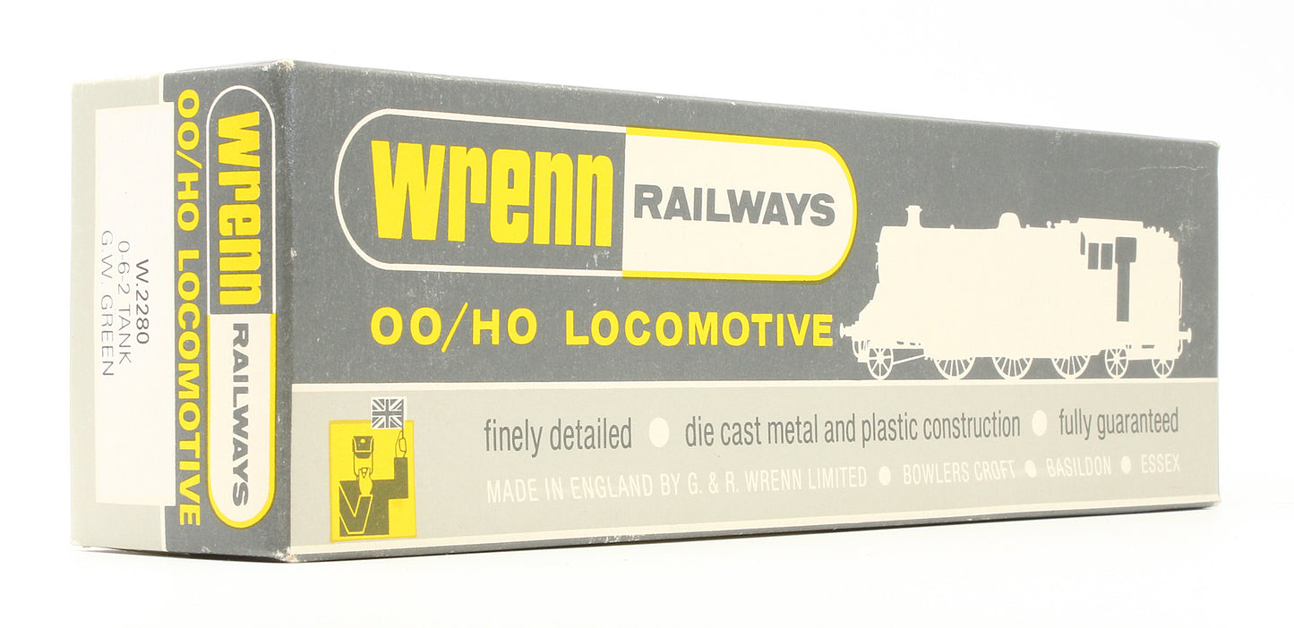 Pre-Owned GWR Unlined Green 0-6-2 Tank '8230' Steam Locomotive