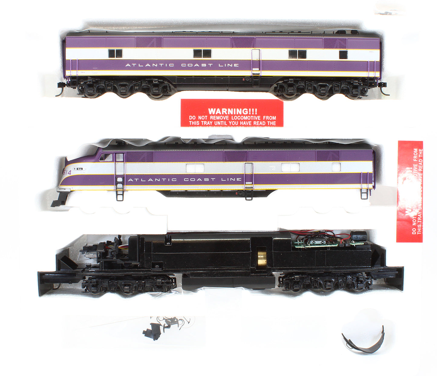 Pre-Owned E6 Diesel Locomotive Atlantic Coast Line A Unit W/Mars Light - Road #514 + E6B Locomotive - Road #754B