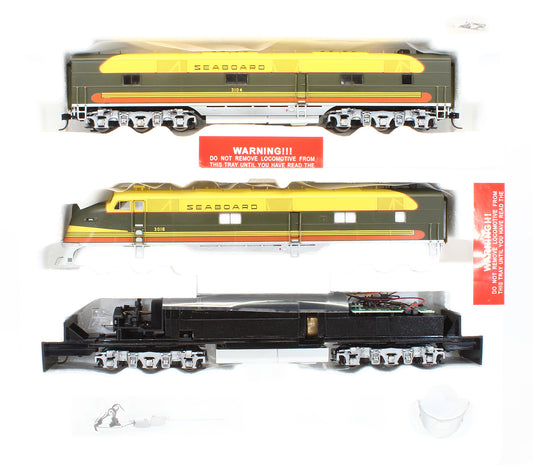 Pre-Owned E6 Diesel Locomotive Seaboard - Road #3016 + E6B Locomotive - Road #3104