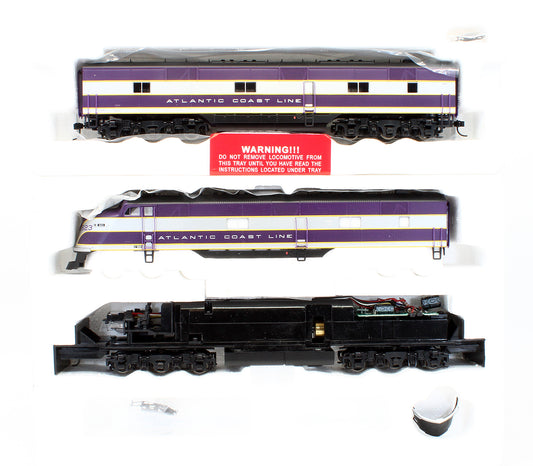 Pre-Owned E6 Diesel Locomotive Atlantic Coast Line - Road #523 W/Mars Light + E6B Locomotive - Road #753B