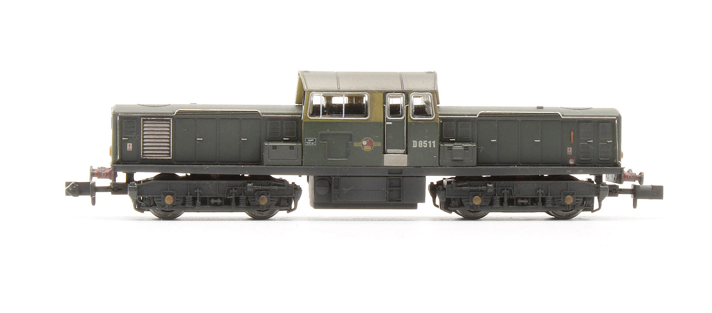 Pre-Owned E84508 Class 17 D8511 BR Green (Small Yellow Panels) Diesel Locomotive - Weathered