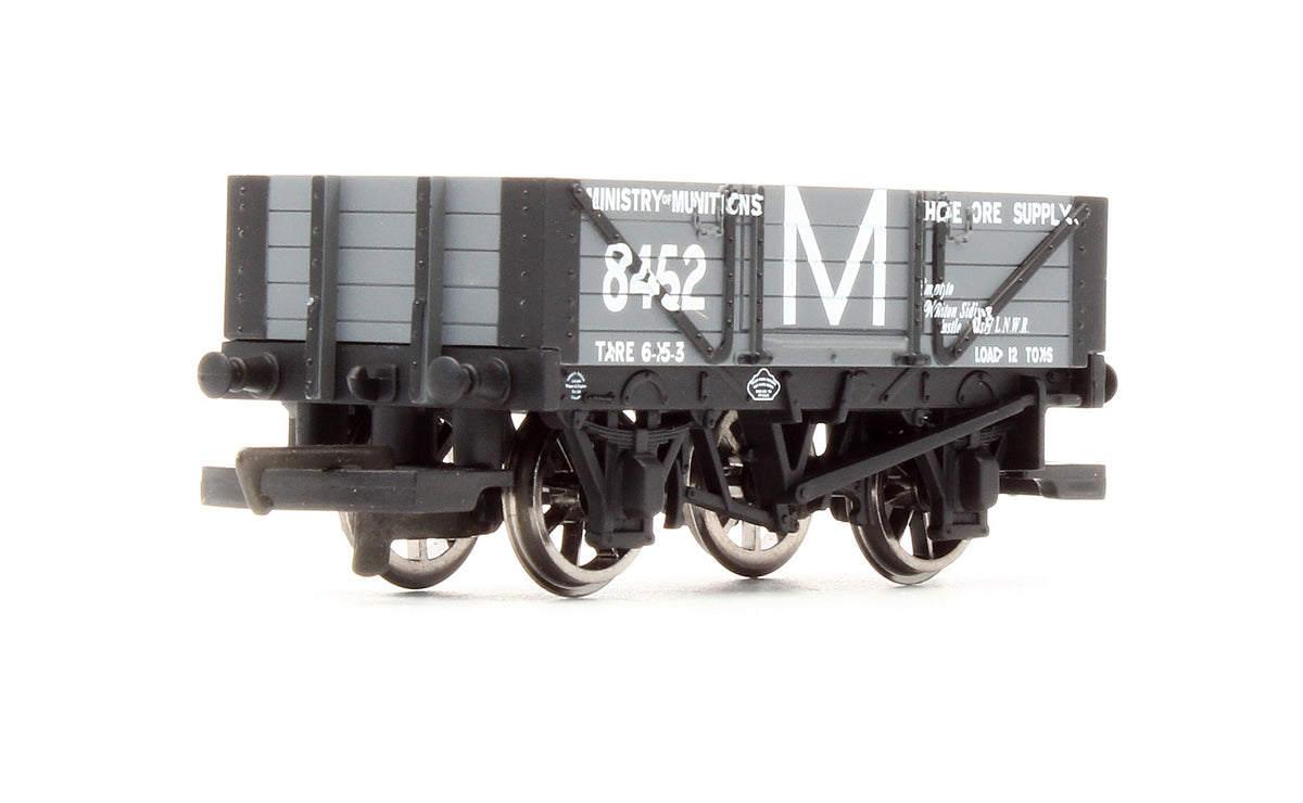 Pre-Owned 4 Plank Wagon 'Ministry Of Munitions' No.8452