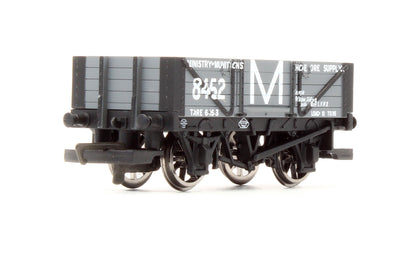 Pre-Owned 4 Plank Wagon 'Ministry Of Munitions' No.8452