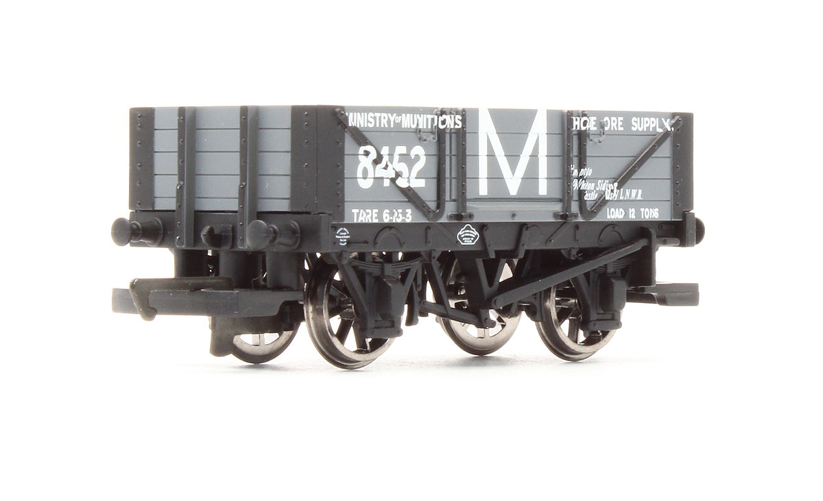 Pre-Owned 4 Plank Wagon 'Ministry Of Munitions' No.8452