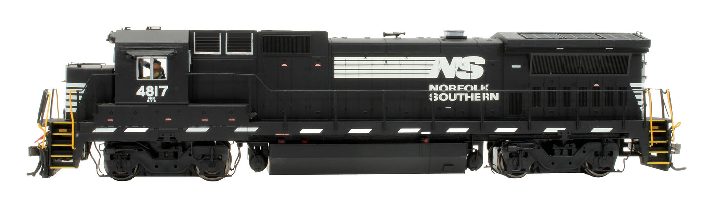 Pre-Owned 9811 GE Dash 8-40B Norfolk Southern '4817' Diesel Locomotive - DCC Sound