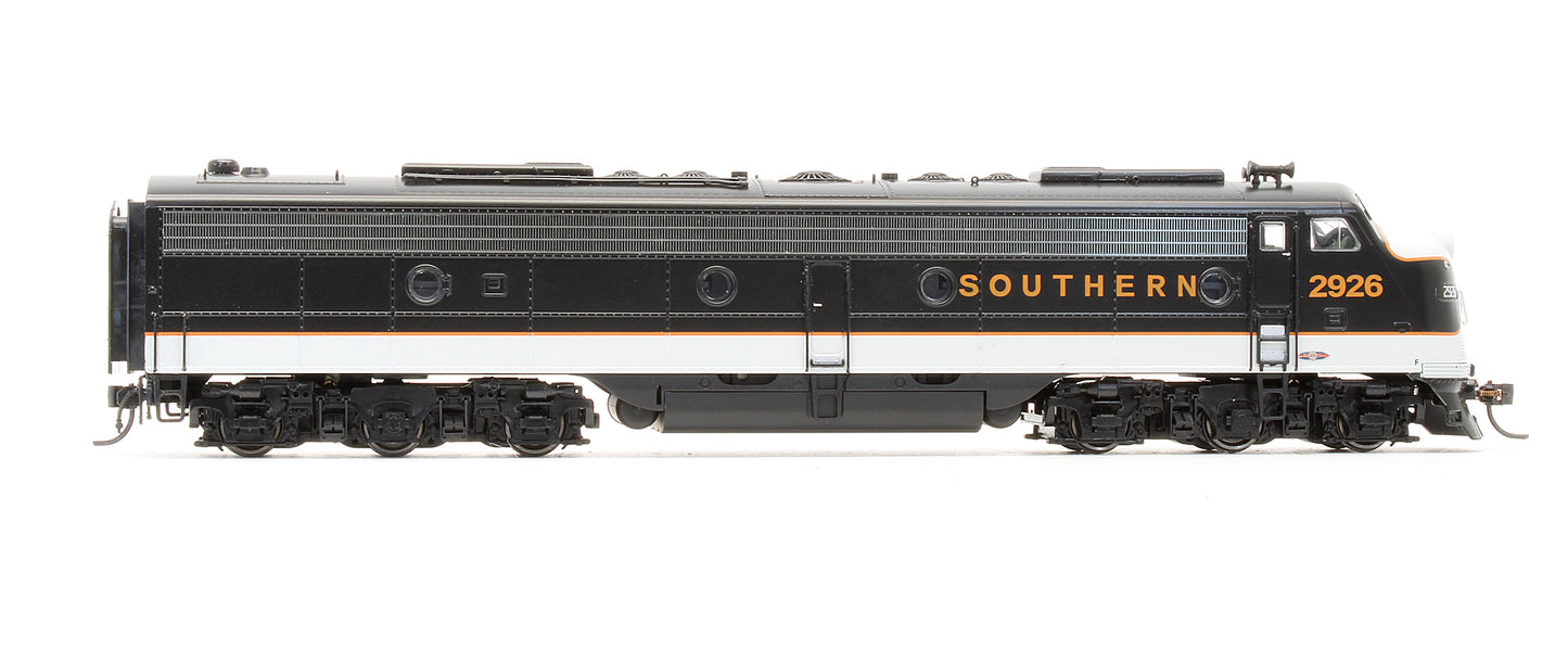 Pre-Owned EMD E8A Diesel Locomotive Southern - Road #2926 - With Sound