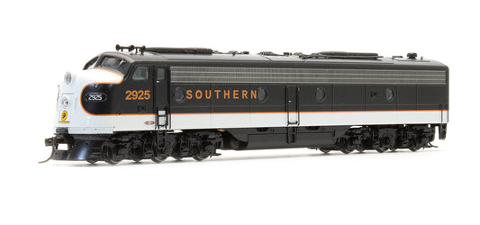 Pre-Owned EMD E8A Diesel Locomotive Southern - Road #2925 - With Sound