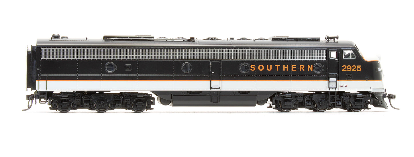 Pre-Owned EMD E8A Diesel Locomotive Southern - Road #2925 - With Sound