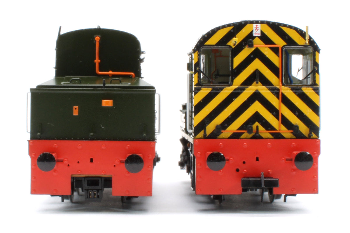 35-945-D4501 Bespoke Class 13 D4501 BR Green (Wasp Stripes) Diesel Locomotive - Renumbered