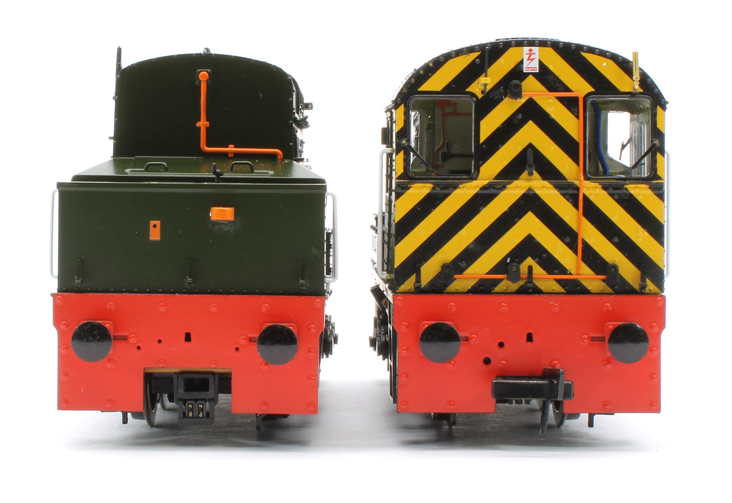 35-945-D4500 Bespoke Class 13 D4500 BR Green (Wasp Stripes) Diesel Locomotive - Renumbered