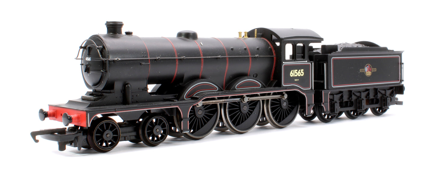 Pre-Owned R2134M Class B12/3 4-6-0 BR Black (Late Crest) No.61565 & 3 Maroon Coaches Train Pack