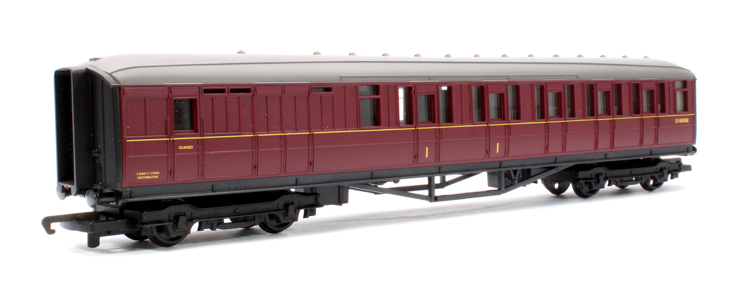 Pre-Owned R2134M Class B12/3 4-6-0 BR Black (Late Crest) No.61565 & 3 Maroon Coaches Train Pack