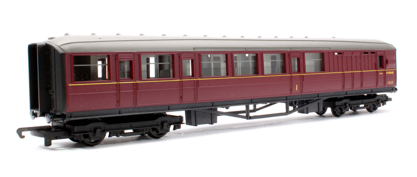 Pre-Owned R2134M Class B12/3 4-6-0 BR Black (Late Crest) No.61565 & 3 Maroon Coaches Train Pack