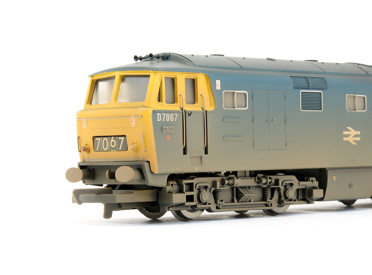 Pre-Owned R2423 Class 35 Hymek 'D7067' BR Blue Diesel Locomotive - Weathered