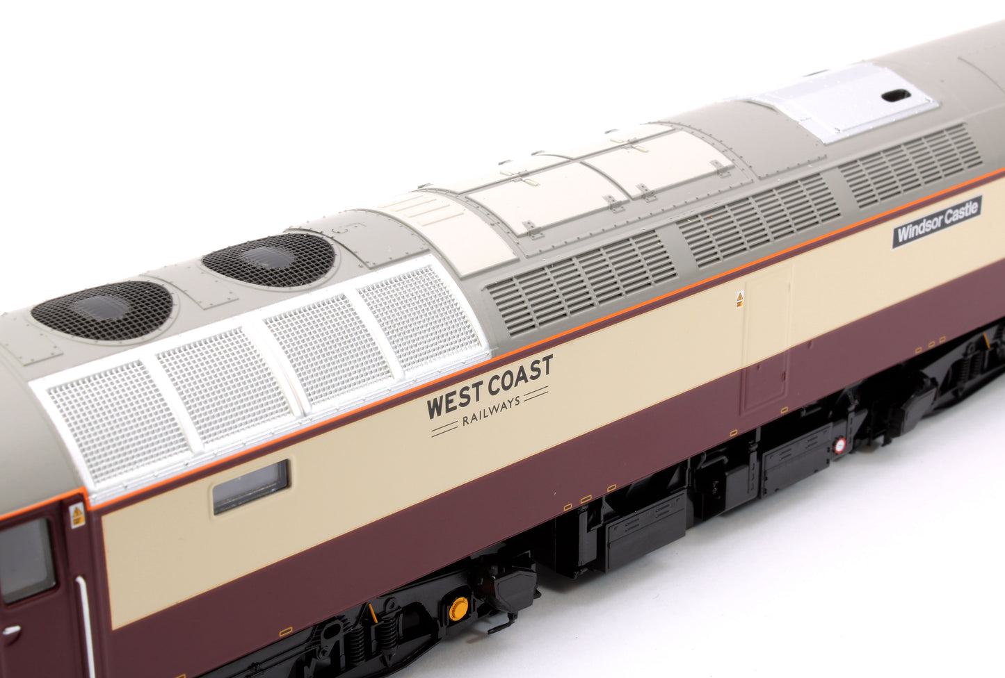 Class 57 Northern Belle Maroon/Cream 57601 Windsor Castle Diesel Locomotive