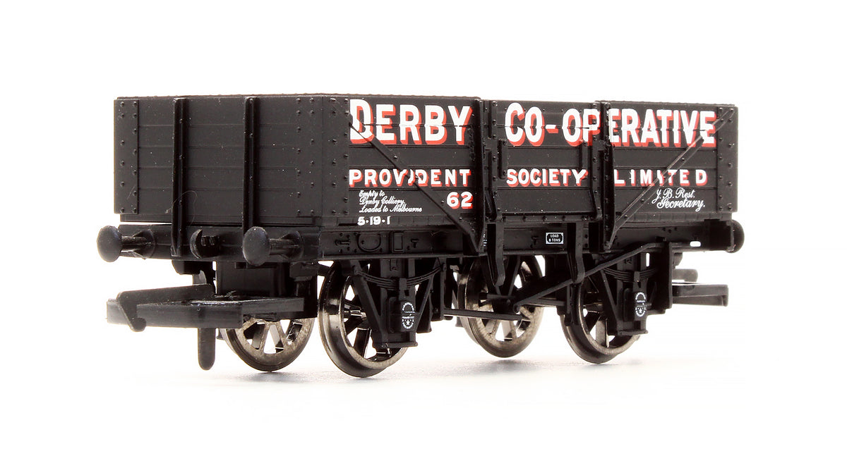 Pre-Owned R6199 5 Plank Wagon 'Derby Co-operative' No.62