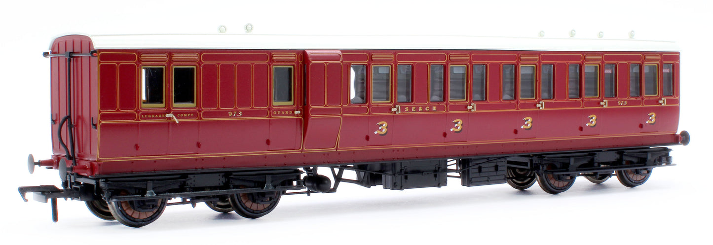 978001 48' SECR ‘Evolution’ Bogie Coach Non-Corridor Carriage No.973, No.881 & No.1010 3-Pack