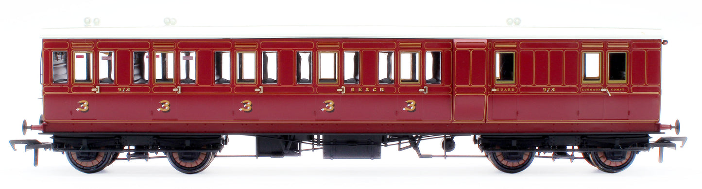 978001 48' SECR ‘Evolution’ Bogie Coach Non-Corridor Carriage No.973, No.881 & No.1010 3-Pack