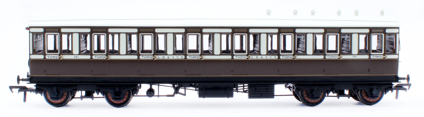978029 48' LBSCR ‘Evolution’ Bogie Coach Non-Corridor Carriage No.501, No.751 & No.530 3-Pack