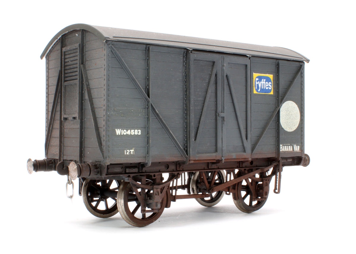Pre-Owned Kit Built BR 12T Banana Van No.W104583 - Weathered