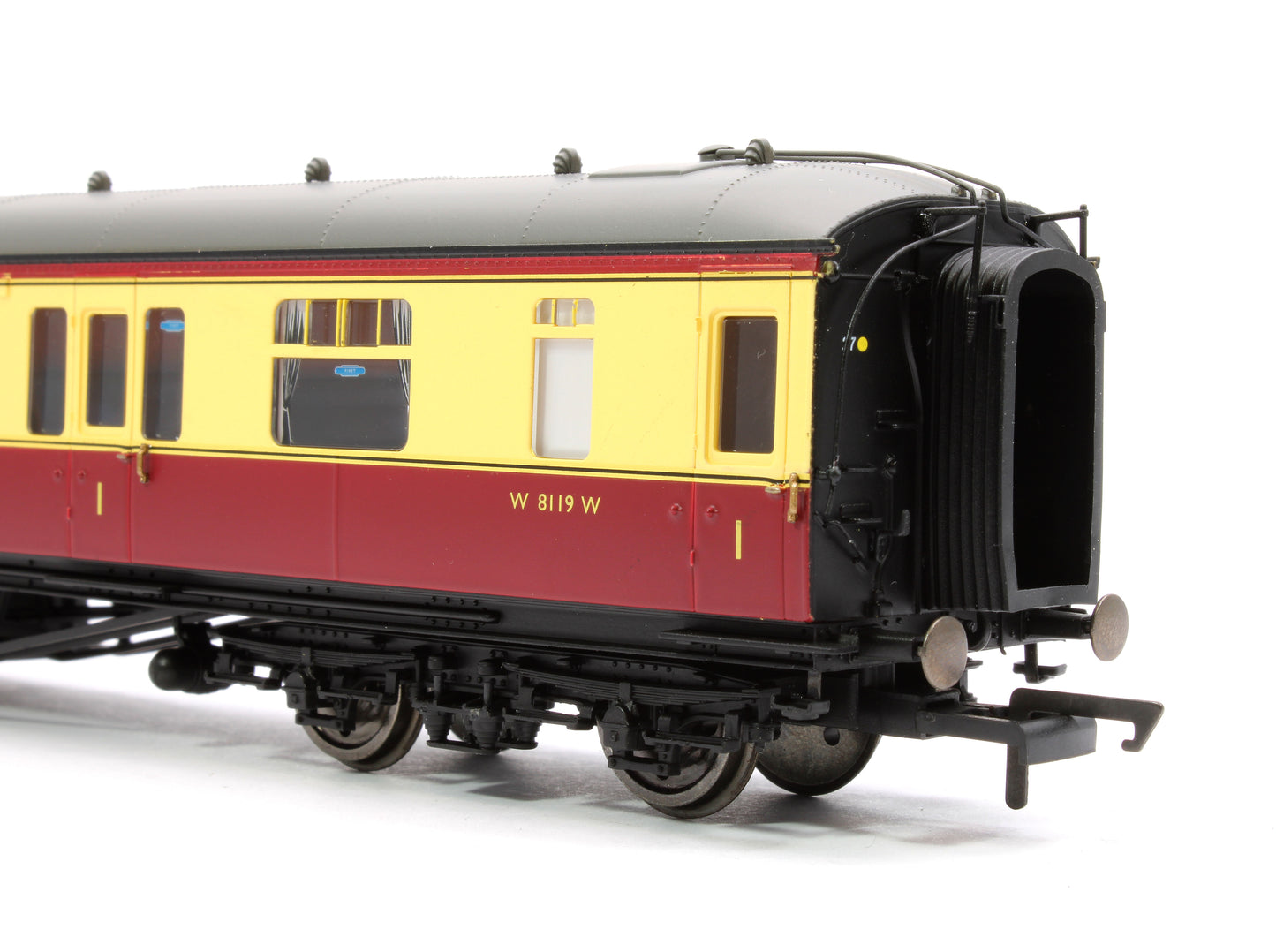 R4493B Pre-Owned BR Hawksworth 1st Class No.W8119W