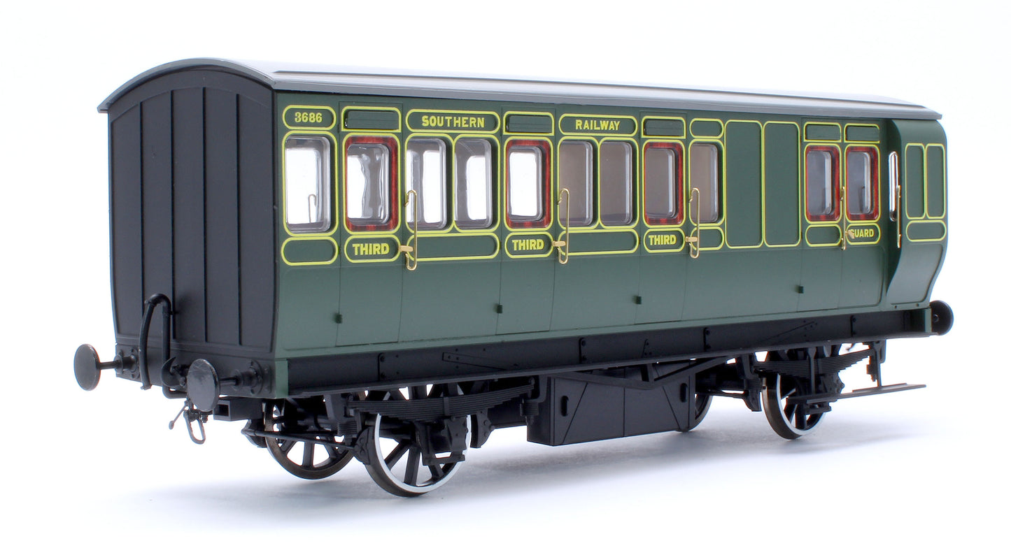 Stroudley 4 Wheel Electrically  Lit Brake 3rd Southern Line Green 3686 - Light Bar Fitted