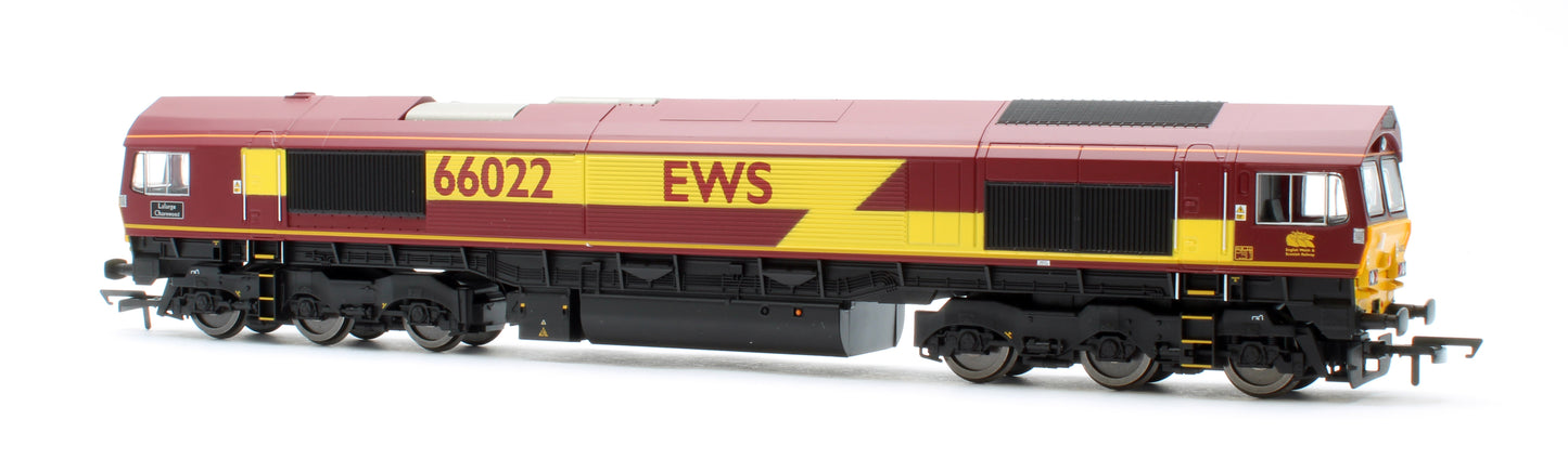 R30532 RailRoad Class 66 EWS 66022 'Lafarge Charnwood' Diesel Locomotive