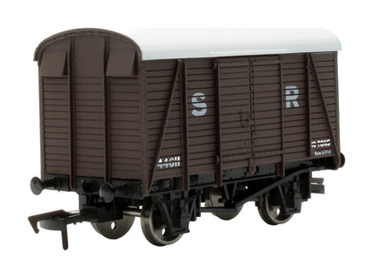 Pre-Owned 4F-021-007 10T SR Brown Ventilated Box Van '44611'