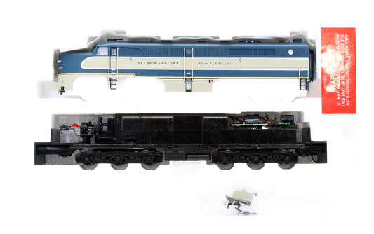 Pre-Owned PA Diesel Locomotive Missouri Pacific W/Mars Light - Road #8007