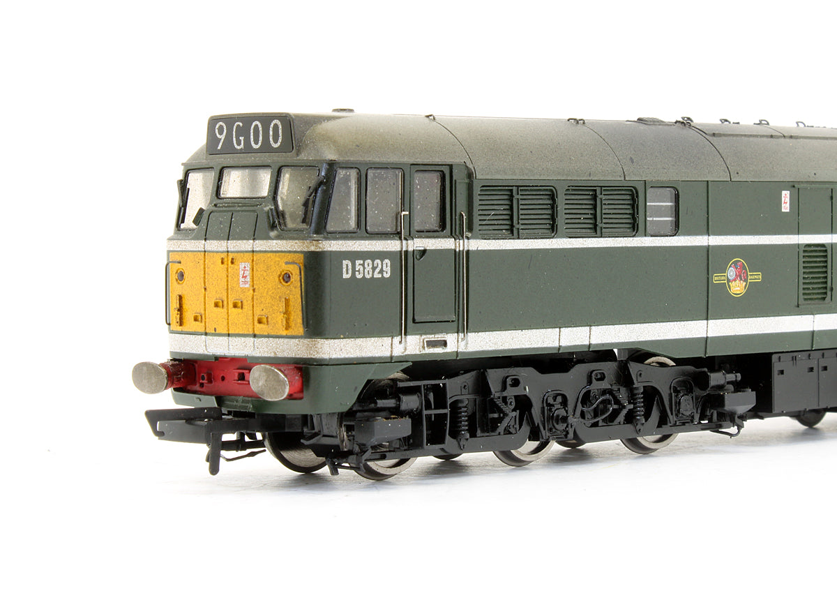 Pre-Owned Class 31 'D5829' BR Green Diesel Locomotive - Custom Weathered