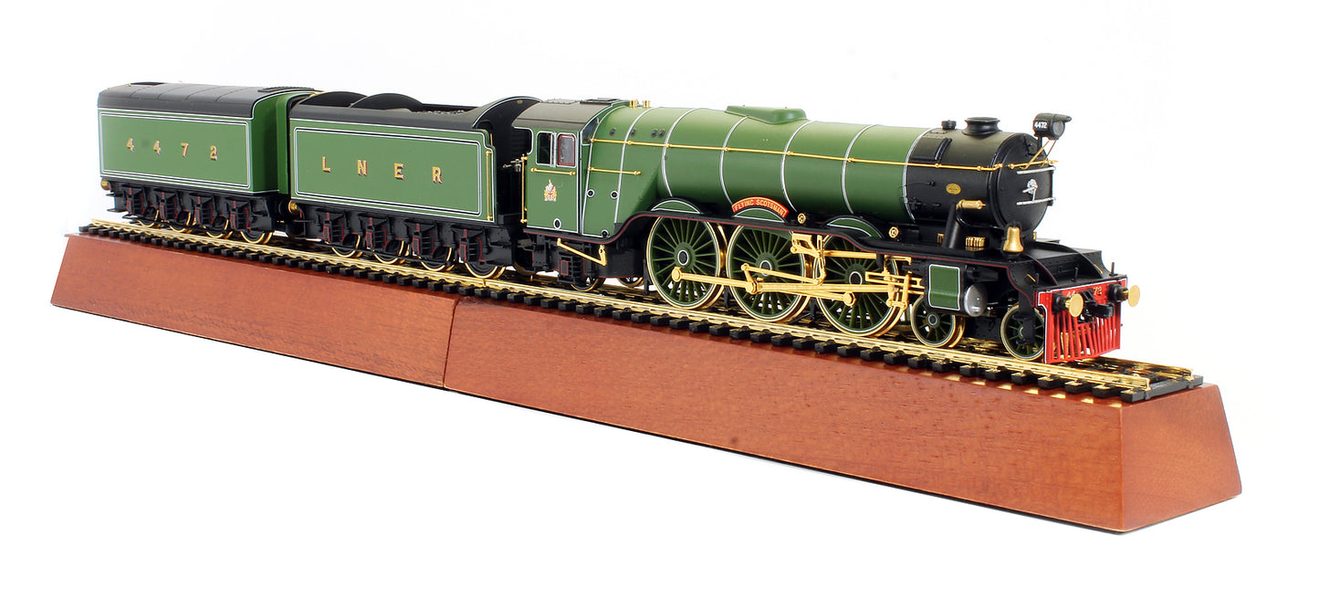 Pre-Owned Alan Pegler USA Tour 'Flying Scotsman' LNER Green Class A3 Twin Tendered 4-6-2 Locomotive No.4472 (Gold Plated)