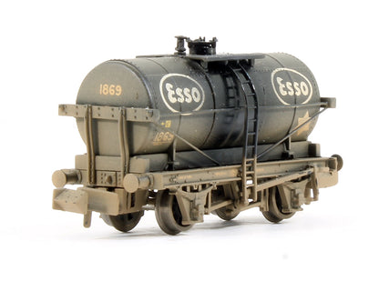 Pre-Owned Set Of 3 14T Tank Wagons Esso (Weathered)