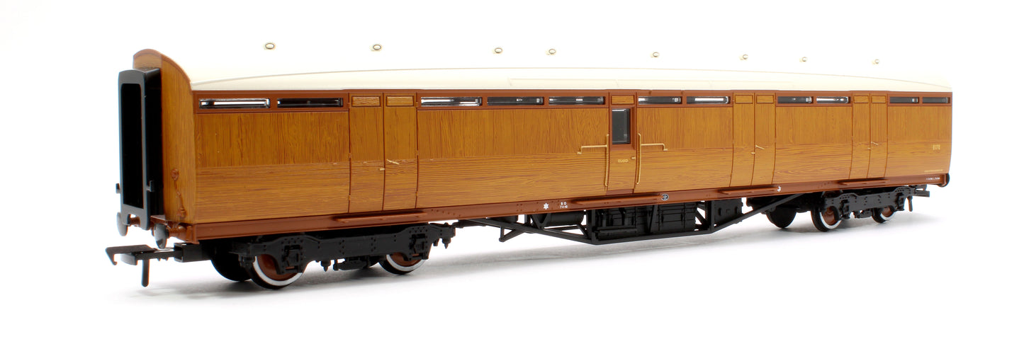 LNER Thompson Full Brake LNER Teak Effect No. E17E