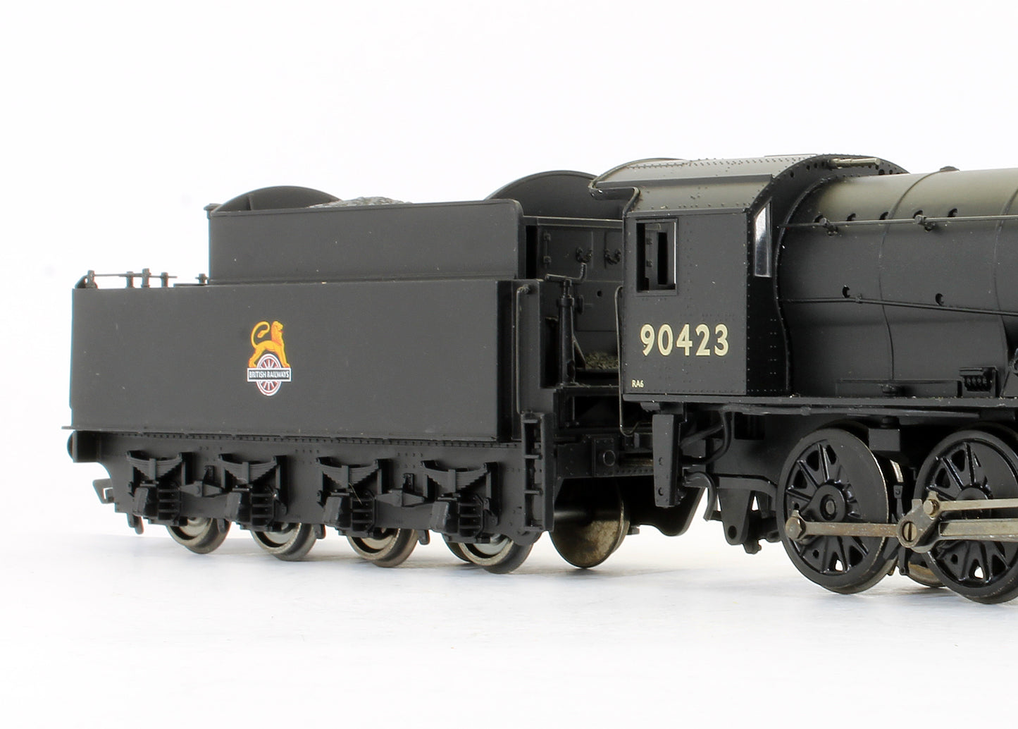 Pre-Owned 32-258 WD Austerity BR Black Early Emblem '90423' Steam Locomotive