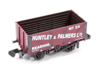 7 Plank Open Wagon Huntley & Palmers No.24