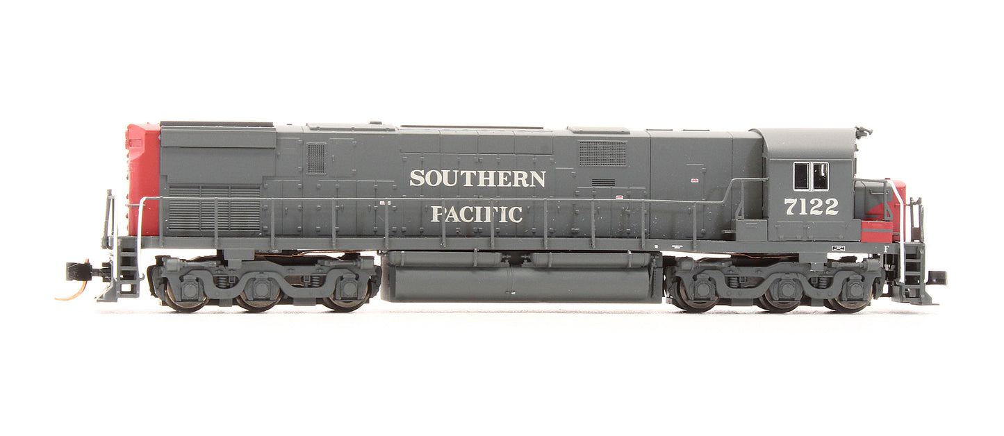 Pre-Owned 40 001 976 C-628 Diesel Locomotive Southern Pacific - Road #7122