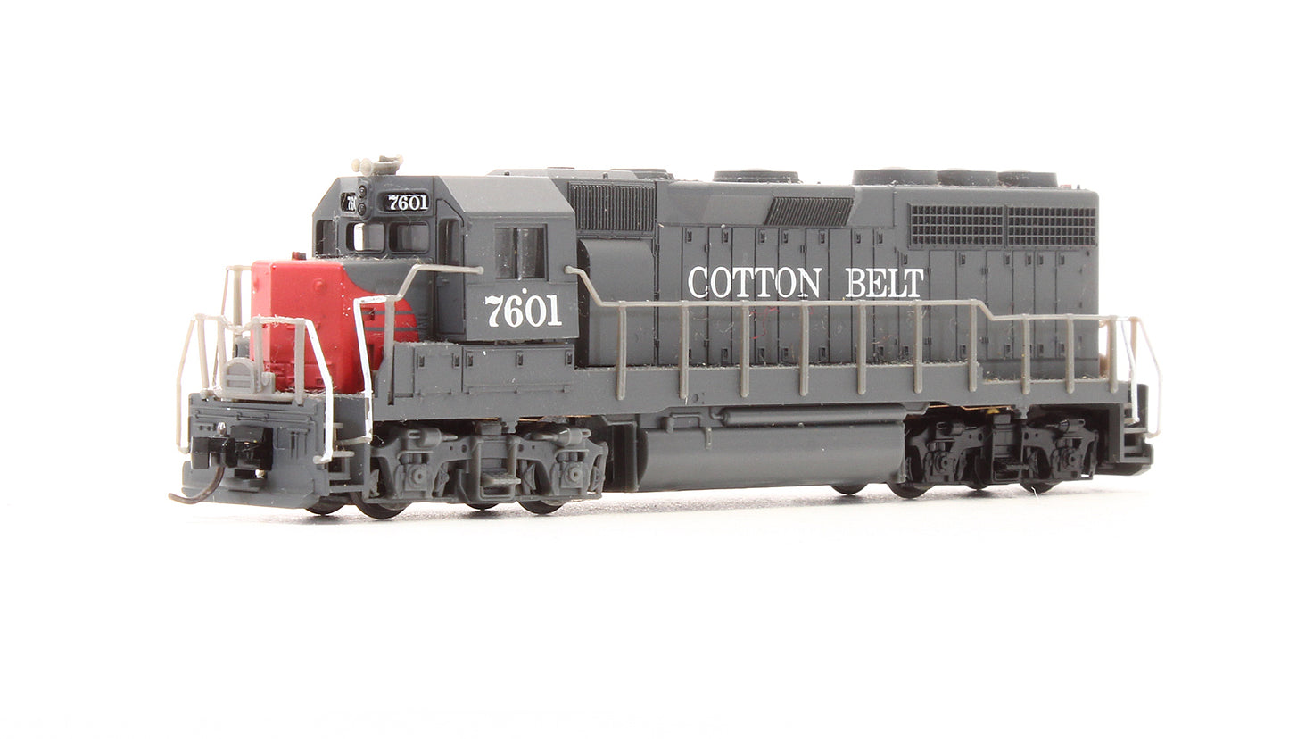 Pre-Owned 48514 GP40 Diesel Locomotive Cotton Belt - Road #7601